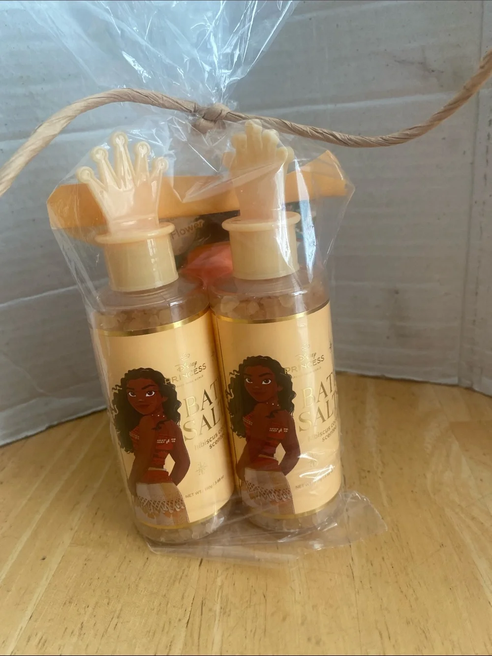 Disney Moana bath set 2 bath salts & bath bomb hibiscus coconut scent NIP NWY